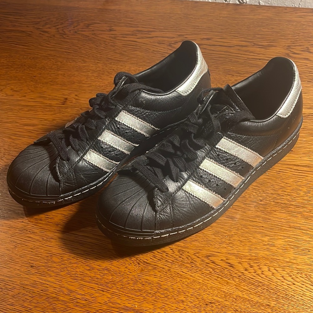 Vintage limited addition Star Wars sneakers. Like new condition. Size 8.